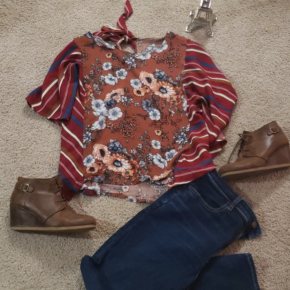 ♥️New UMGEE Floral/ Stripe Blouse - Picture 4 of 16